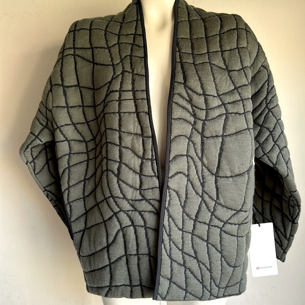 Lululemon jacket thick cozy size 4 NWT $298